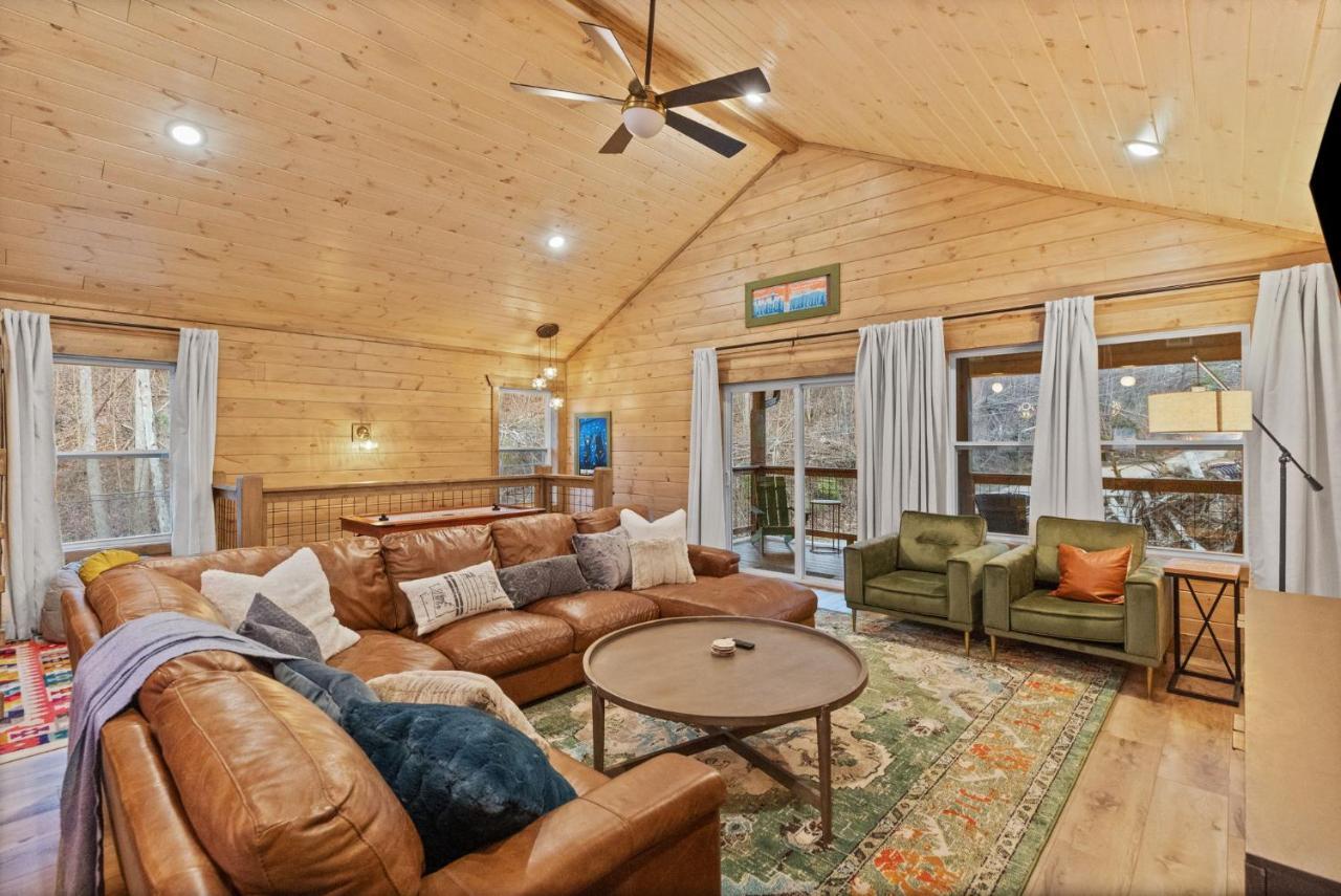 Mins To Gburg Sleeps 8 Hot Tub Arcade Area Pool Villa Gatlinburg Exterior photo