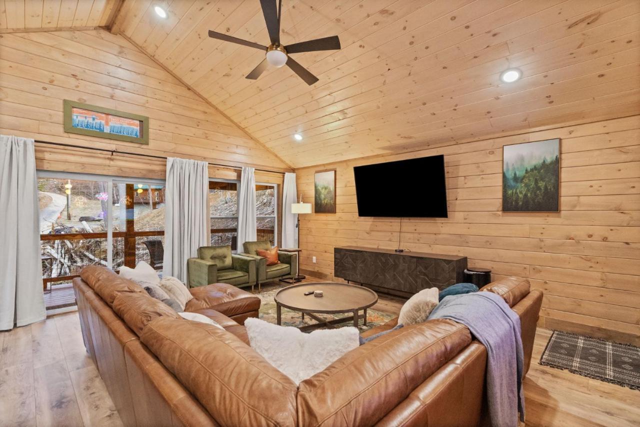 Mins To Gburg Sleeps 8 Hot Tub Arcade Area Pool Villa Gatlinburg Exterior photo