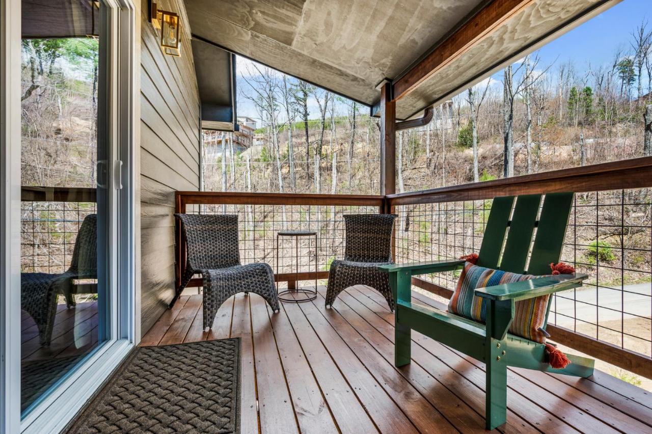 Mins To Gburg Sleeps 8 Hot Tub Arcade Area Pool Villa Gatlinburg Exterior photo