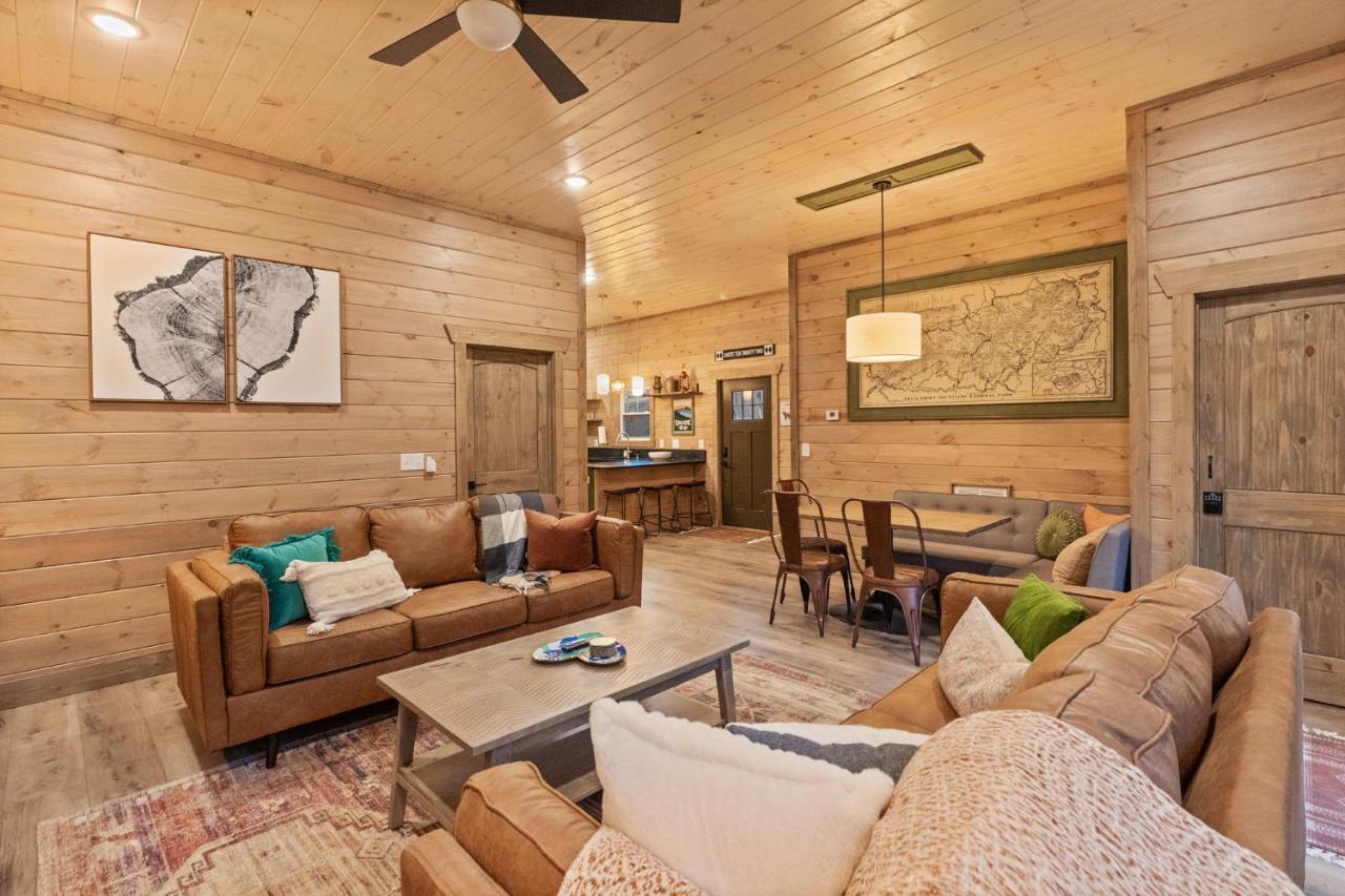 Mins To Gburg Sleeps 8 Hot Tub Arcade Area Pool Villa Gatlinburg Exterior photo